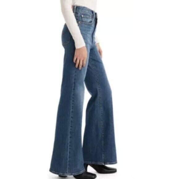 Levi's Ribcage Bell Bottom Jeans 26x32 Dark Wash - Picture 3 of 3